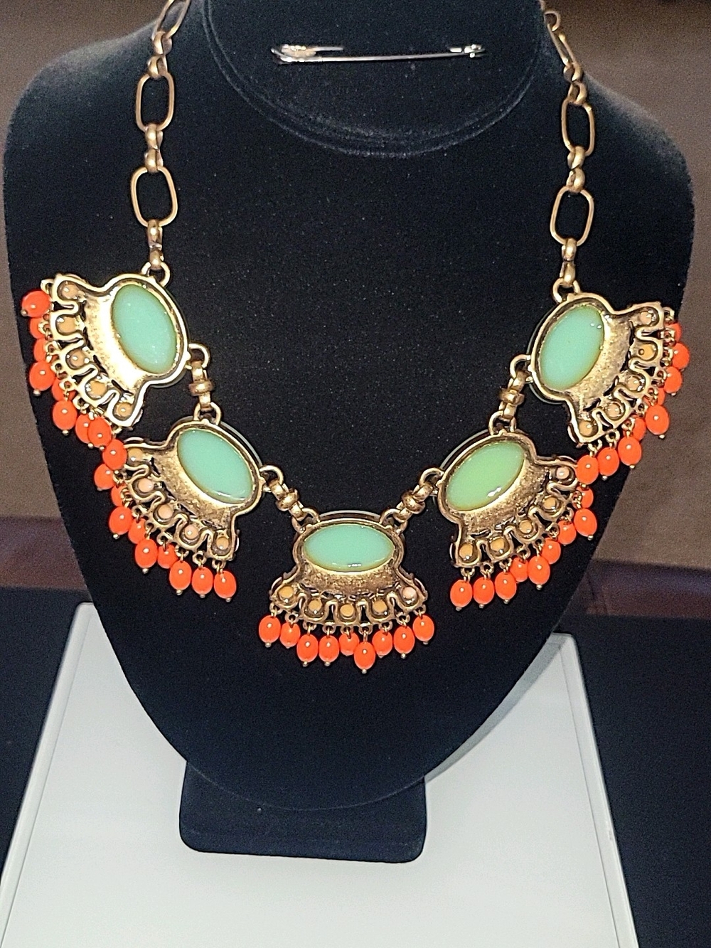 J.Crew Mint Green Coral Statement Bib Necklace 16" + 3" Extender - Picture 9 of 11